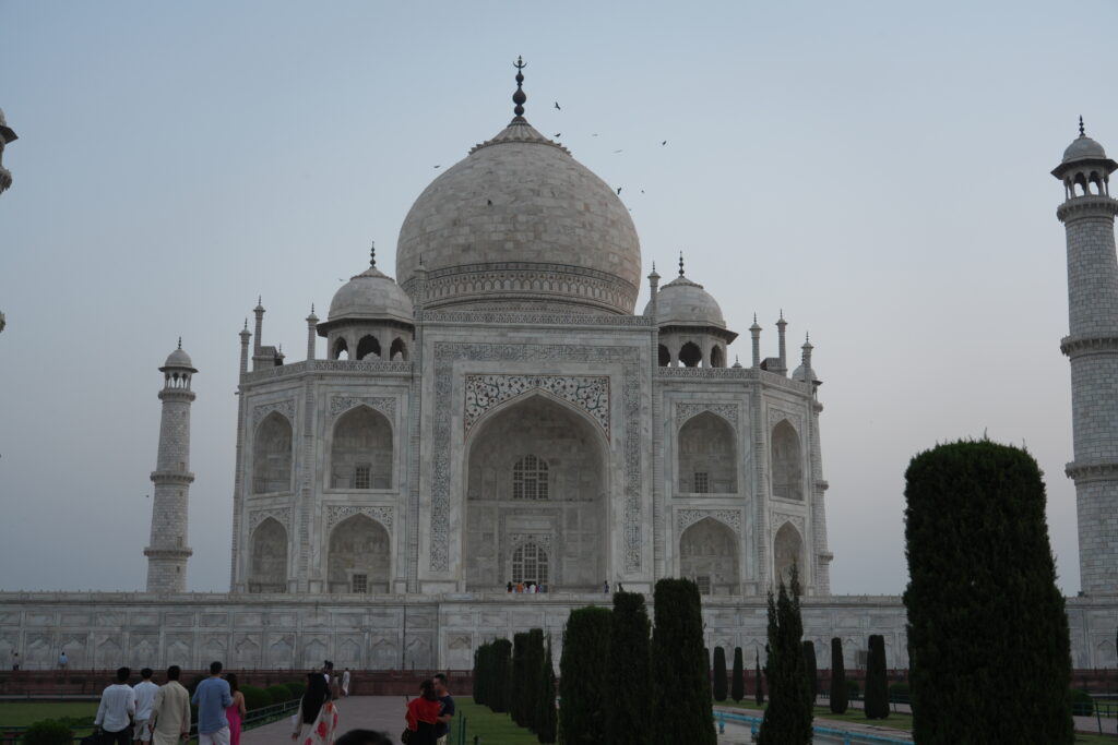 ＩＮＤＩＡ